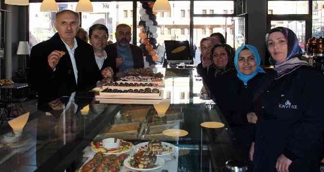 Girişimci kadınların kurduğu kooperatif çikolata üretimine ve satışına başladı