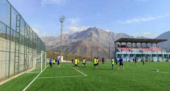 Yıllarca terörle anılan ilçenin futbol takımı 20 yıl sonra futbol sahasına kavuştu