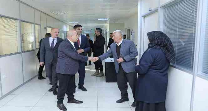 SGK’da yılın son günü EYT mesaisi