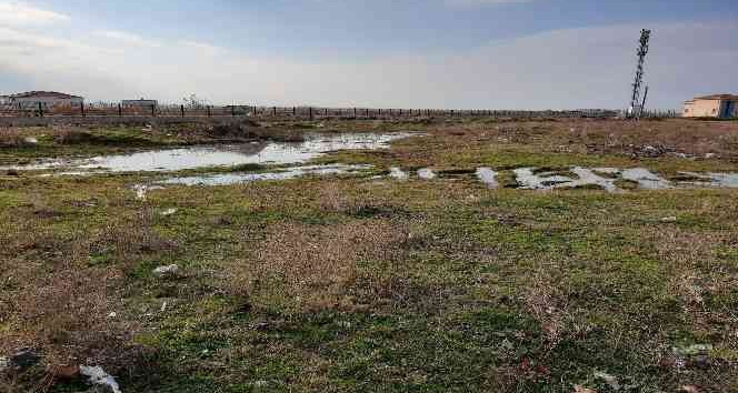 Enez’de boş araziye vidanjörle atık su boşaltan şahsa idari işlem yapıldı
