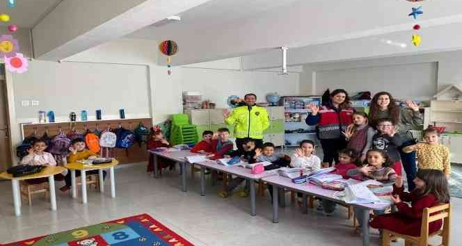 Öğrencilere suçtan korunma yöntemleri anlatılıyor