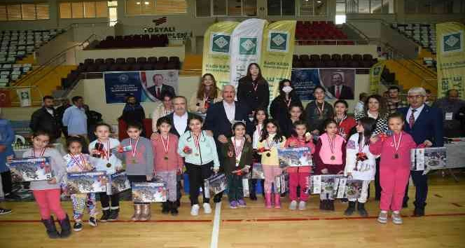 Satranç turnuvasında 243 sporcu yarıştı