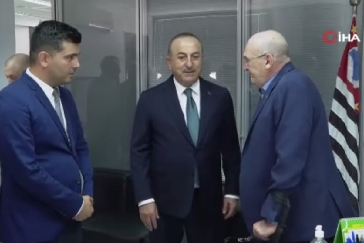 Çavuşoğlu, dünyaca ünlü futbolcu Pele’nin cenaze törenine katıldı