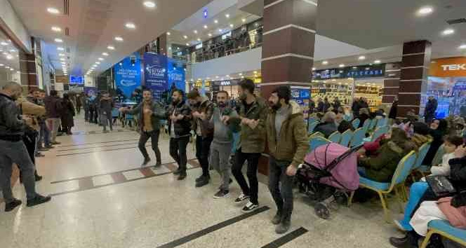 Tatvan Doğu Anadolu 1. Kitap Fuarı’nda konser keyfi yaşandı