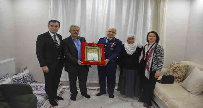 Şehit Faim Bozkurt’un ailesine şehadet belgesi verildi