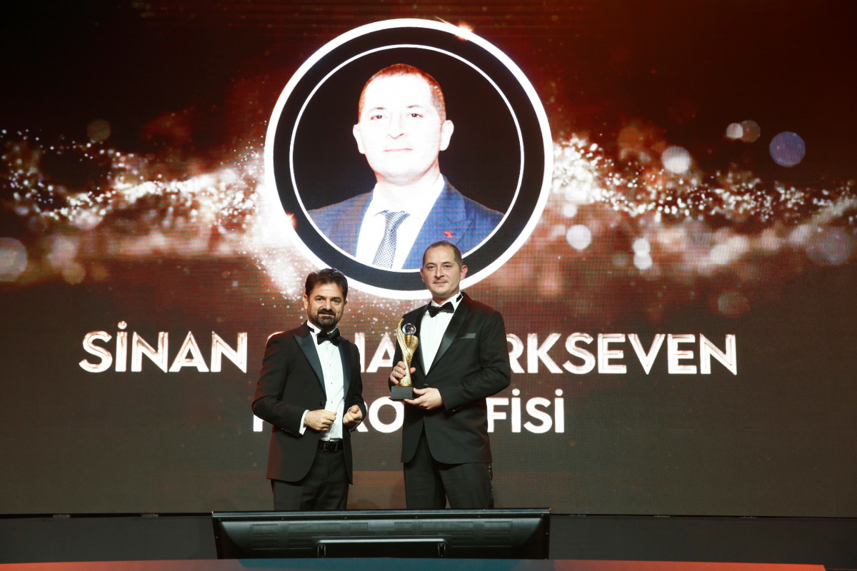 Petrol Ofisi CMO&#039;su Sinan Seha Türkseven’e, ‘Altın Lider’ ödülü