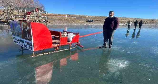 Çıldır Gölü’nün Ardahan tarafı da buz tuttu