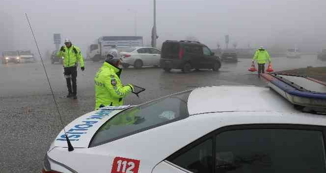 Edirne’de sis nedeniyle zincirleme kaza yaşandı