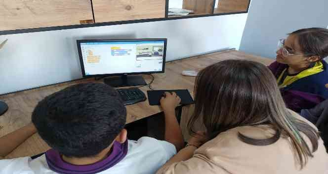 Silopi’de imam hatip öğrencileri robotik kodlamaya yöneldi