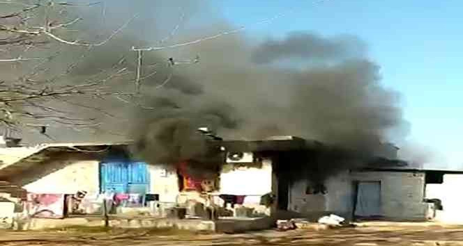 Evi yanan aileye şefkat eli uzandı