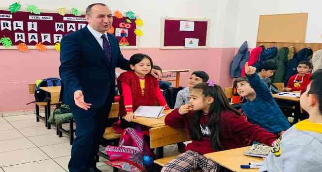 Milli Eğitim Müdürü Yücel, öğrencilerle bir araya geldi