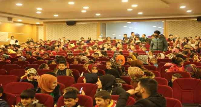 Bingöl’de bin 300 öğrenciye giyim yardımı