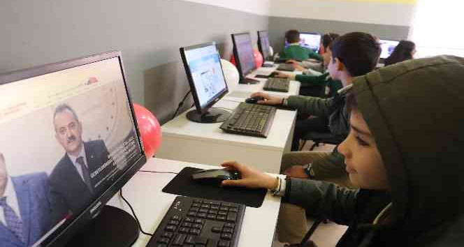 Siirt’te ilkokula bilişim sınıfı