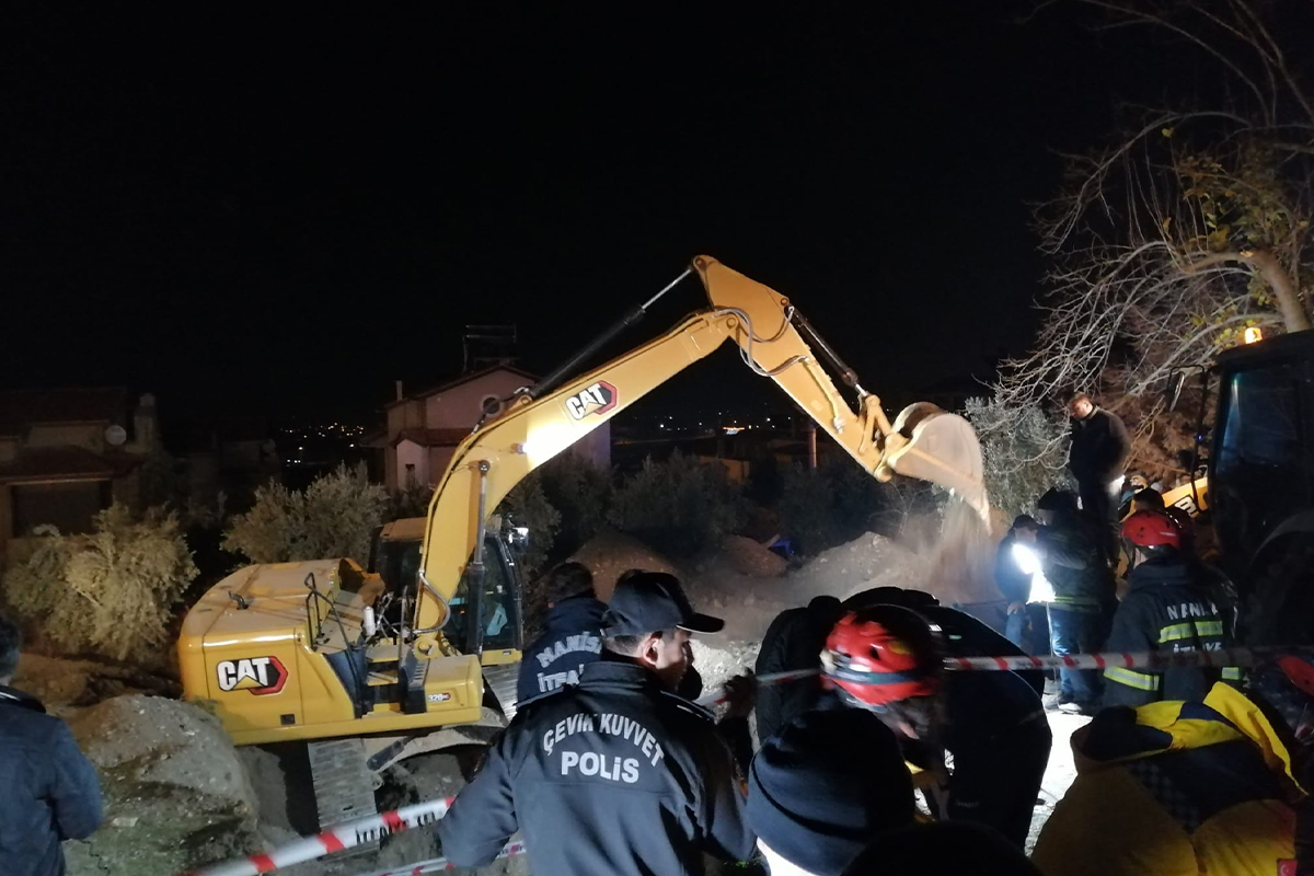 Baba-oğlu kurtarma çalışmalarında beşinci saat geride kaldı