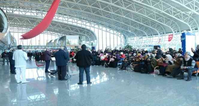 Erzincan’da umre yolcuları dualarla uğurlandı