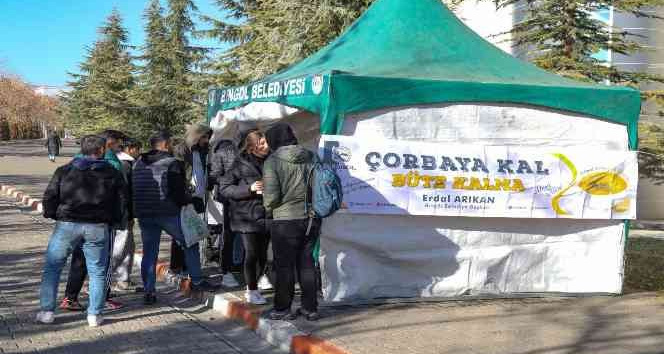 Belediyeden öğrencilere çorba jesti