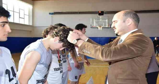 Ertuğrulgazi Lisesi sporcularından büyük başarı