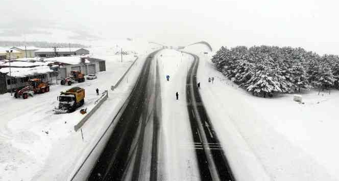 Erzincan’ı çevreleyen dağlar beyaza büründü
