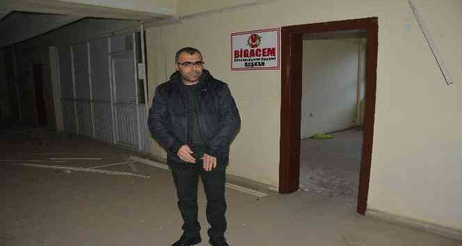 Hırsızlar, Bitlis Gazeteciler Cemiyeti’ni soyup soğana çevirdi