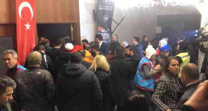 Sarıkamış’ta otelin tavanı çöktü: 10 kişi yaralandı