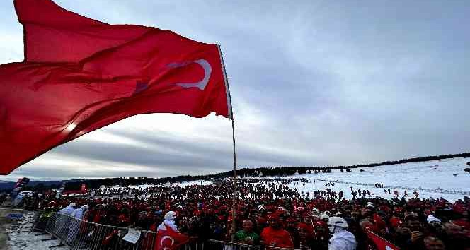 Binlerce kişi eksi 12 derecede Sarıkamış şehitleri için yürüdü