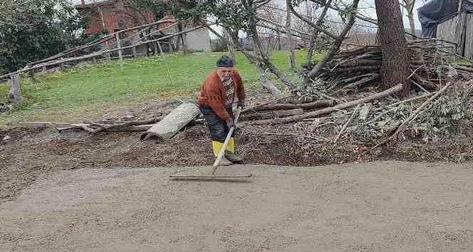 Ünye’de beton yol çalışmaları devam ediyor