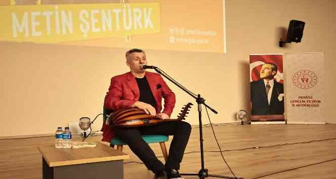 Metin Şentürk yurtta kalan öğrencilerle buluştu