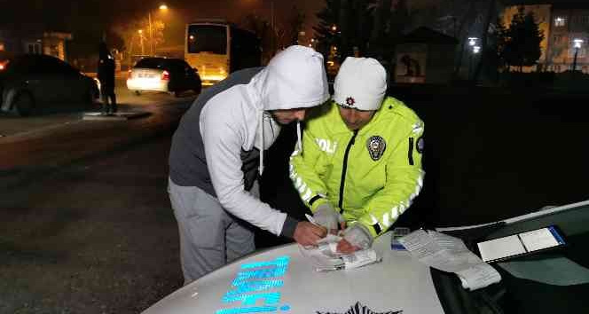 Alkollü araç kullanırken yakalandı, polise talimat verip polisten şikayetçi oldu