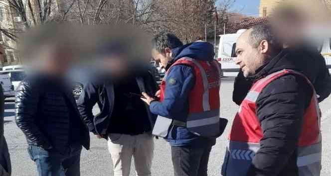 Okul önlerinde polis denetimi