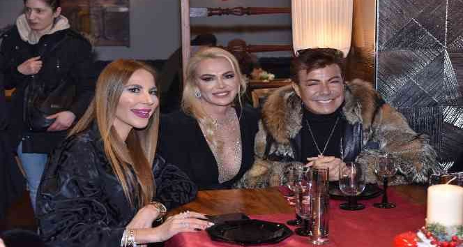 Ünlü isimler güzellik merkezi açılışında bir araya geldi