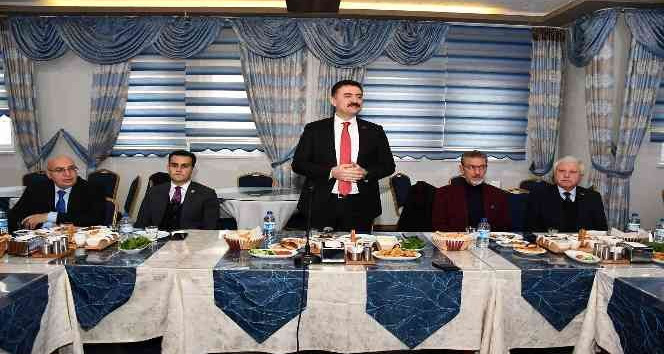 Vali Tekbıyıkoğlu: "Demokraside basının yeri çok önemli"