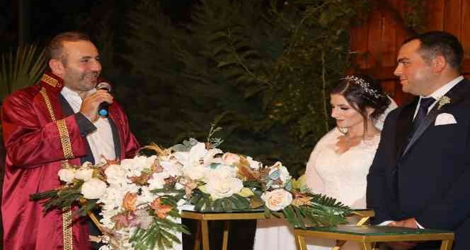 Yalova merkezde 2022’de bin 186 çift evlendi