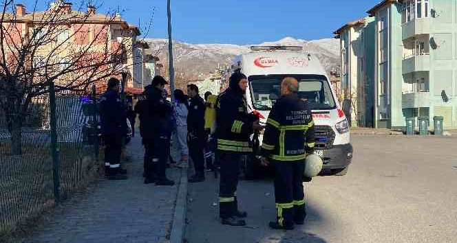 Erzincan’daki ev yangınında 1 kişi dumandan etkilendi