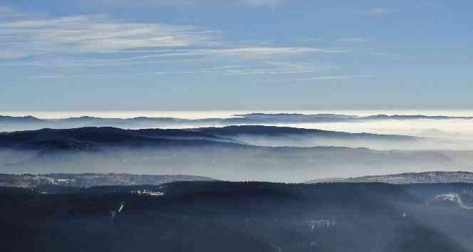 Ilgaz Dağı’nın eteklerinde mest eden sis manzarası havadan görüntülendi