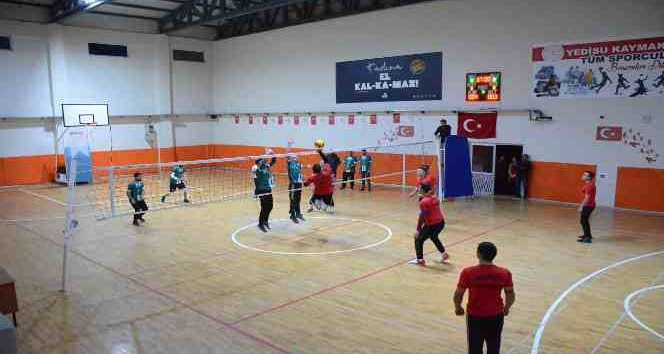 Turnuvada birinci olan takımdan anlamlı bağış