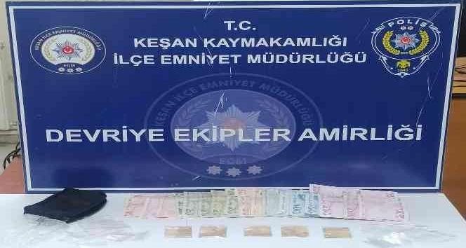 Şüpheli şahsın üzerinden uyuşturucu çıktı