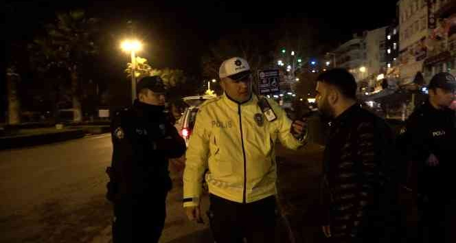 Polis kurallara uymayanlara ceza yağdırdı