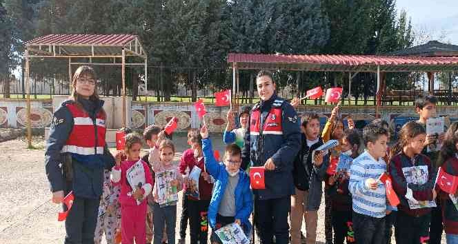 Köy okulunda jandarmadan etkinlik