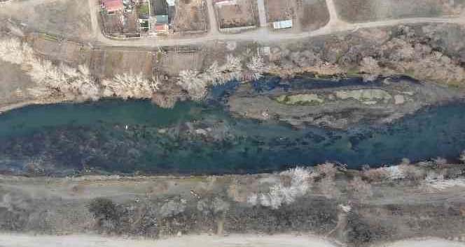 Kuraklık, Türkiye’nin en uzun nehrini etkiledi: Su seviyesi azalan Kızılırmak’ta adacıklar ortaya çıktı