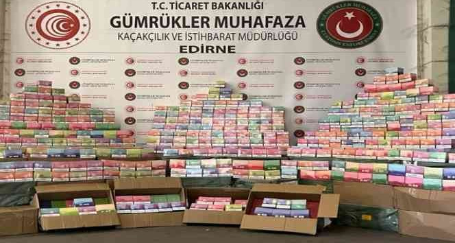 Slovenya’dan ülkeye giriş yapan tırda 9 milyon 200 bin lira kaçak eşya yakalandı