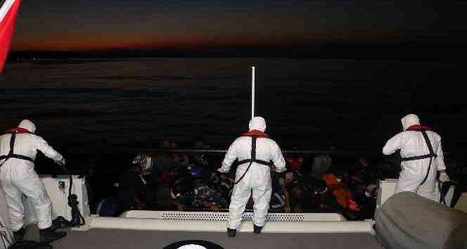 Sahil Güvenlik, 2022 yılında Çanakkale açıklarında bin 328 kaçak göçmen yakaladı