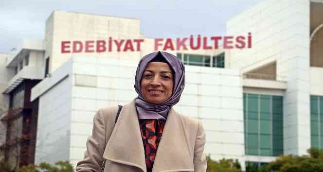 28 Şubat’ta başörtüsüz sıralardan, başörtülü akademisyenliğe