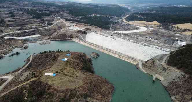 Ülke ekonomisine yılda 58 milyon katkı sağlayacak Araç Barajı’nda su seviyesi yükseliyor
