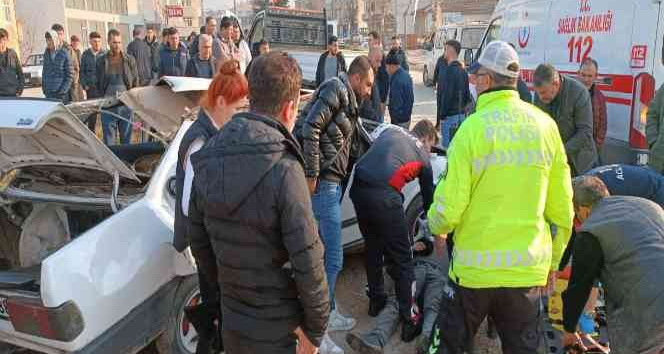 Hurdaya dönen otomobilden yaralı olarak çıktı