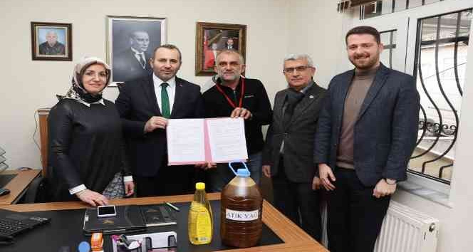 Yalova Belediyesinde 5 litre atık yağ getirene 1 litre ayçiçek yağı hediye