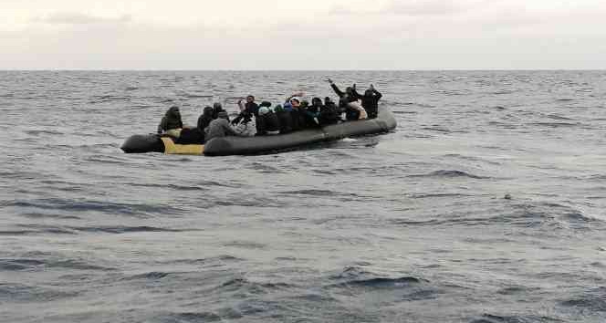 Yunan unsurlarınca ölüme terk edilen 33 kaçak göçmen kurtarıldı