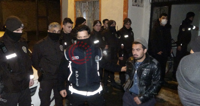 Malatyada bir evde 35 düzensiz göçmen yakalandı