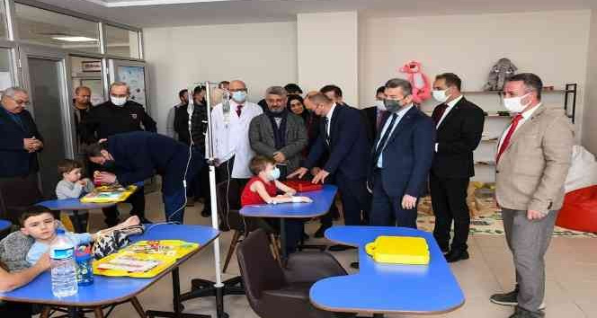 Vali Ergün, Okulum Hastanemde projesini hayata geçirdi