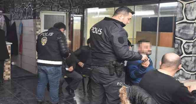 Erzincan’da yapılan kumar uygulamasında 11 kişiye 6 bin 787 TL para cezası kesildi