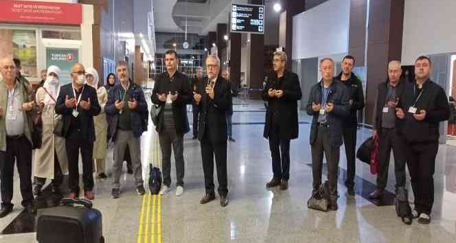 Çanakkale’de umre yolcuları dualarla uğurlandı